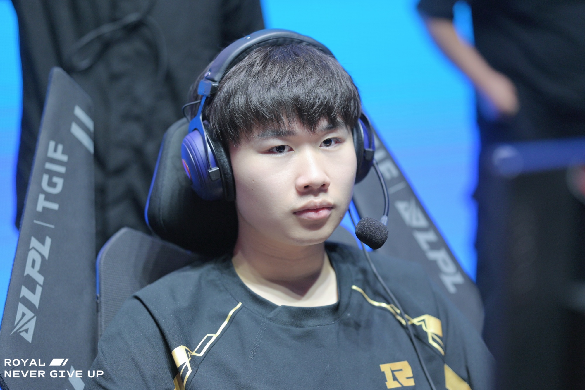 爱游戏 ayx 中国体育 - 穆雷巅峰对决，萨拉赫与30激战RNG分钟，高光表现胜负难料！