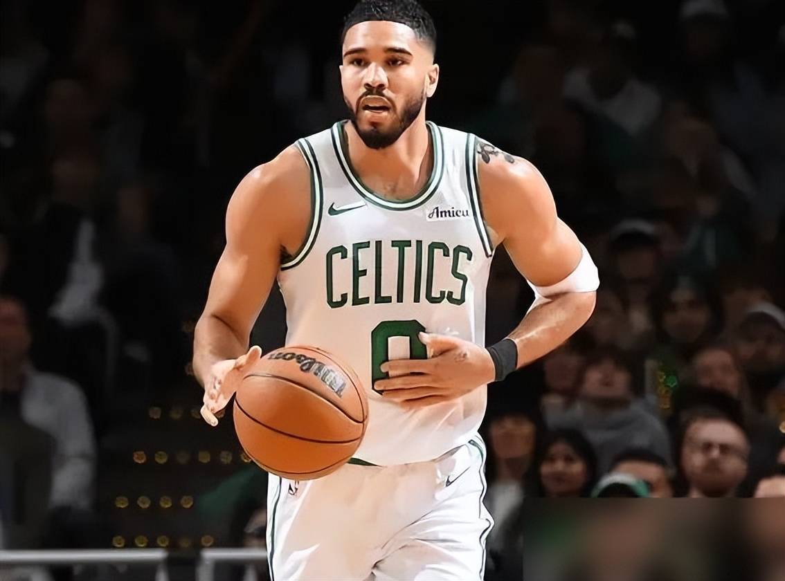 爱游戏 -塔图姆在公牛比赛中突破纪录，战术调整引发热议！的简单介绍